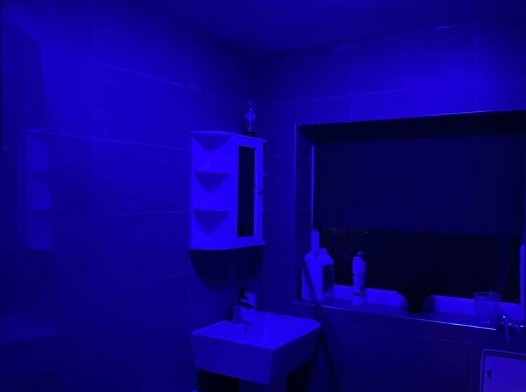 اقامتگاه Sapphire Suites, Stunning 2 Bed House In Bradford