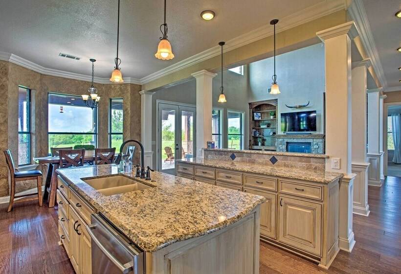 Blue Ridge Home W/ Game Room: 14 Mi To Mckinney!