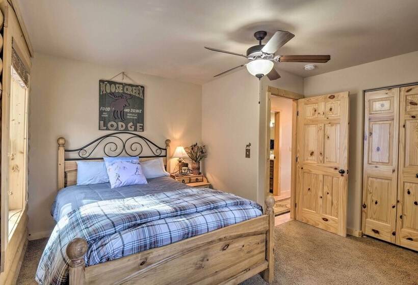 Secluded Alma Log Cabin W/ Hot Tub & Mountain View