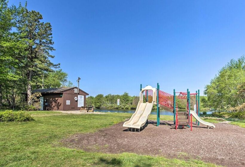 Spacious Long Pond Home Near Camelback Mtn Resort!