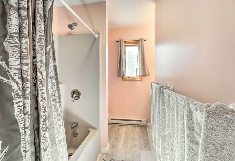 Spacious Long Pond Home Near Camelback Mtn Resort!