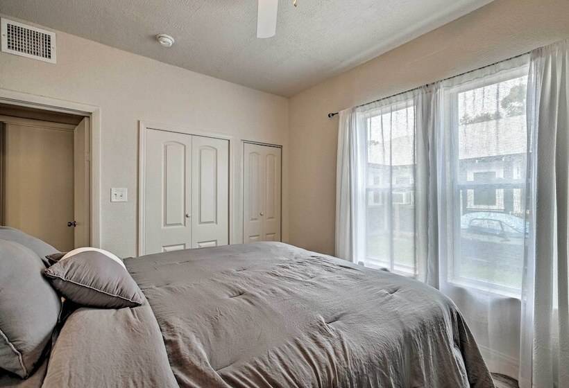 Walk To Dtwn: Winter Garden Home W/ Patio