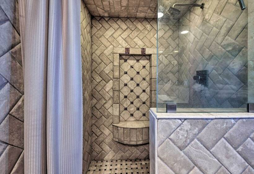 The Bougainvilla  W/ Boat Slip On Lake Istokpoga!