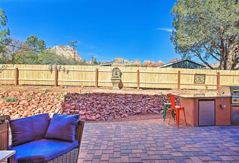 Tranquil Sedona Home With Fireplace & Hot Tub!