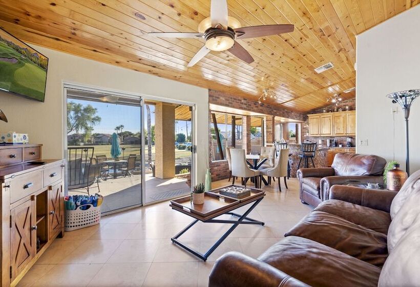 Upscale Phoenix Oasis W/ Small Private Pool & Spa!