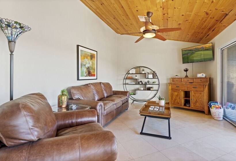 Upscale Phoenix Oasis W/ Small Private Pool & Spa!