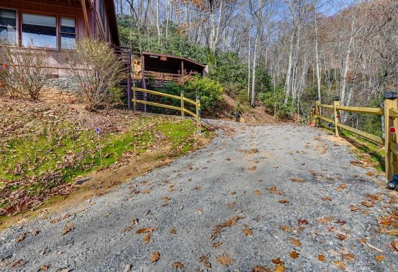 Villa Labri: Magical Maggie Valley Escape!