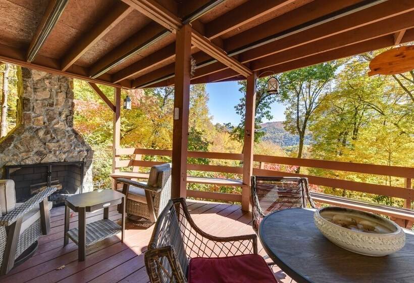 Villa Labri: Magical Maggie Valley Escape!