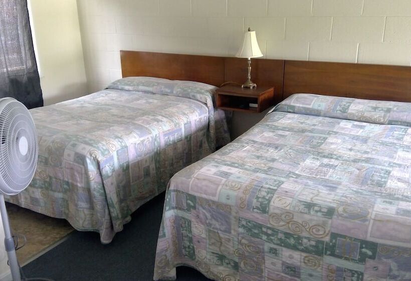 Village Green Motel