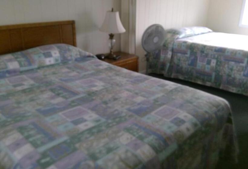 Village Green Motel
