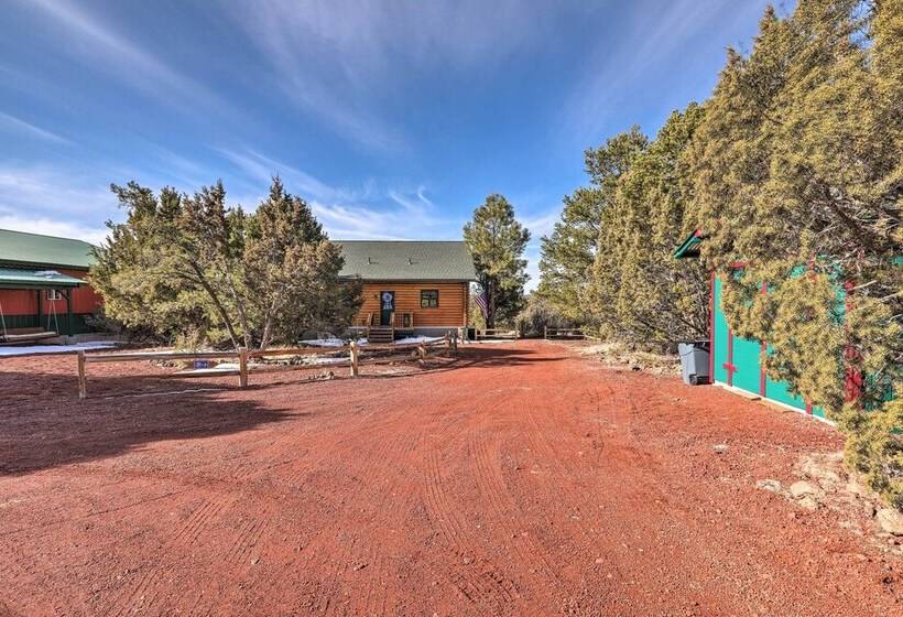 Quaint Williams Cabin Near Grand Canyon