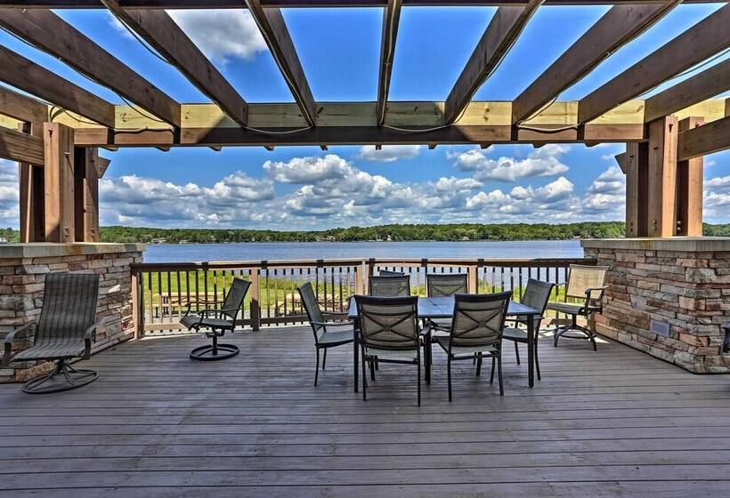 1 Mi To Arrowhead Lake: Pocono Home W/ Fire Pit