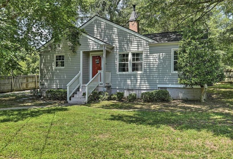 Bright Home W/ Yard In Historic Fuquay Varina!