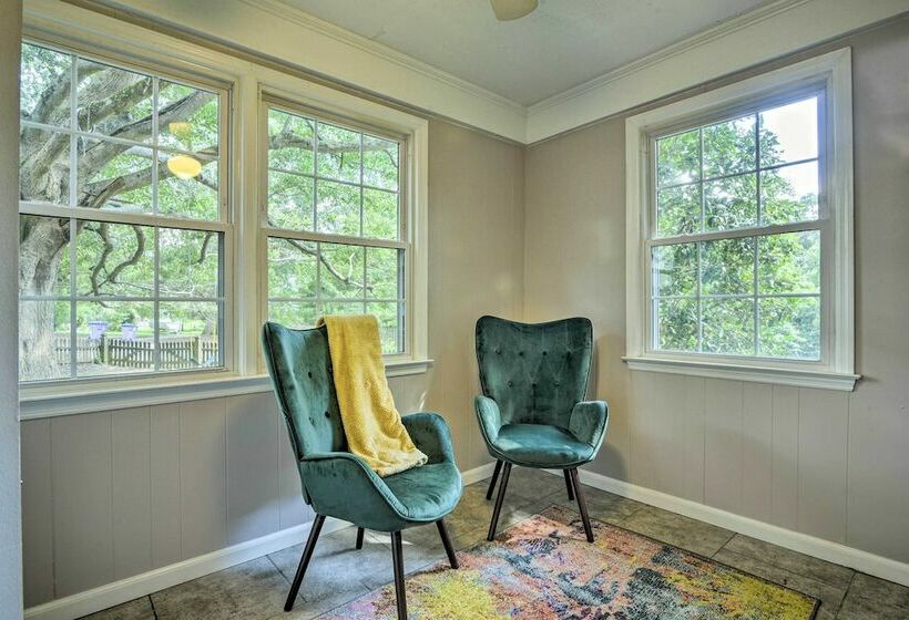 Bright Home W/ Yard In Historic Fuquay Varina!