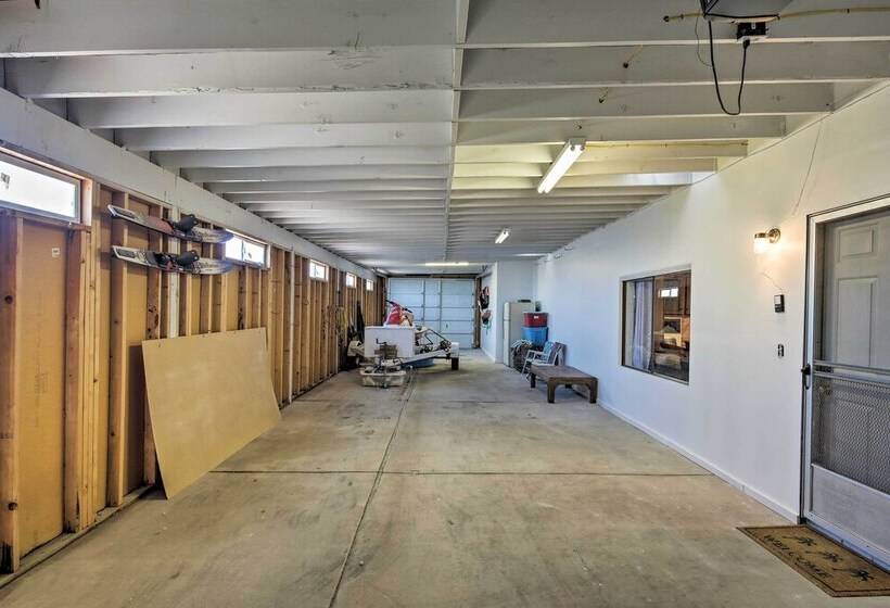 Bullhead City Home W/ Fire Pit   Walk To Co River!