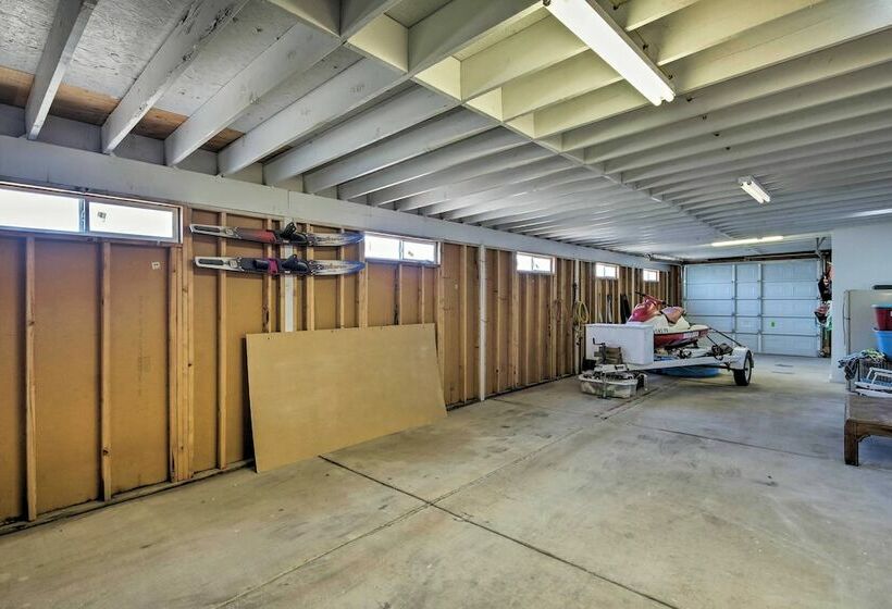 Bullhead City Home W/ Fire Pit   Walk To Co River!