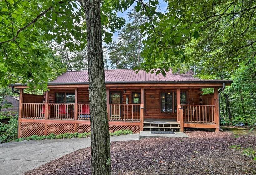 Cabin W/ Deck + Fireplace <3 Mi To Dollywood!