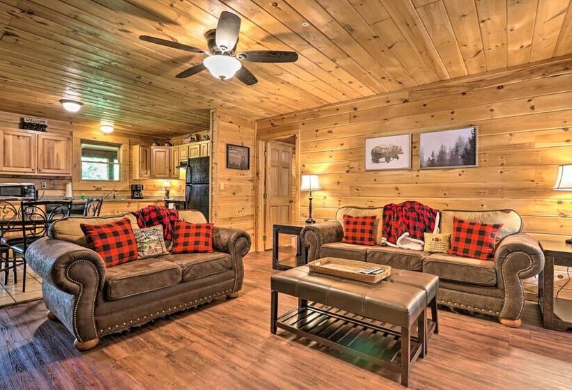 Cabin W/ Deck + Fireplace <3 Mi To Dollywood!