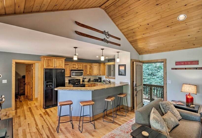 Cabin W/ Hot Tub & Mountain Views, < 5 Mi To Boone