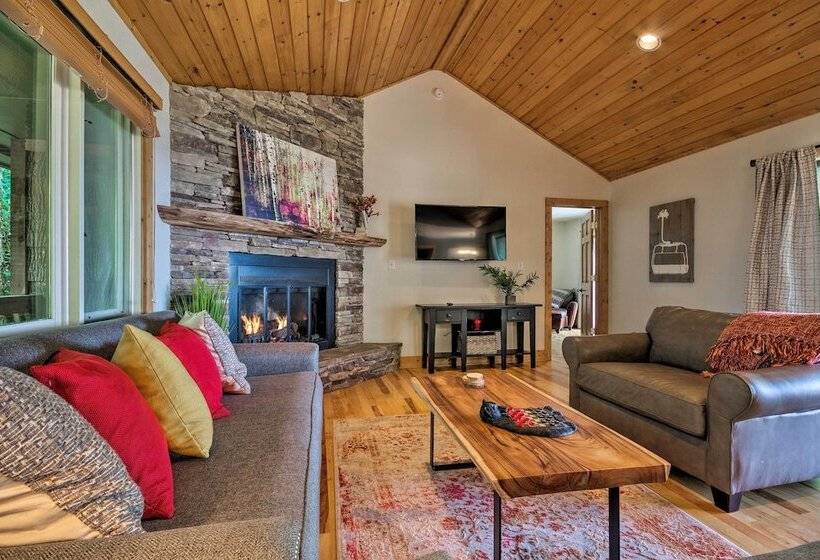 Cabin W/ Hot Tub & Mountain Views, < 5 Mi To Boone