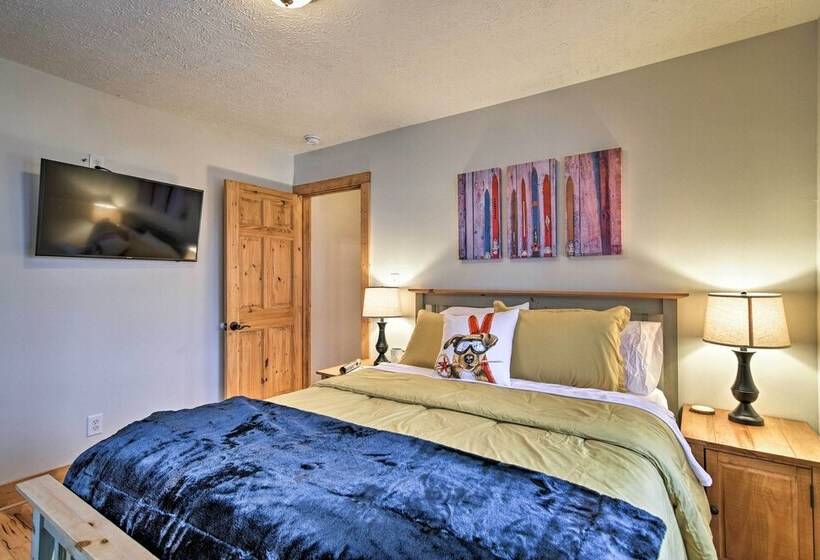 Cabin W/ Hot Tub & Mountain Views, < 5 Mi To Boone