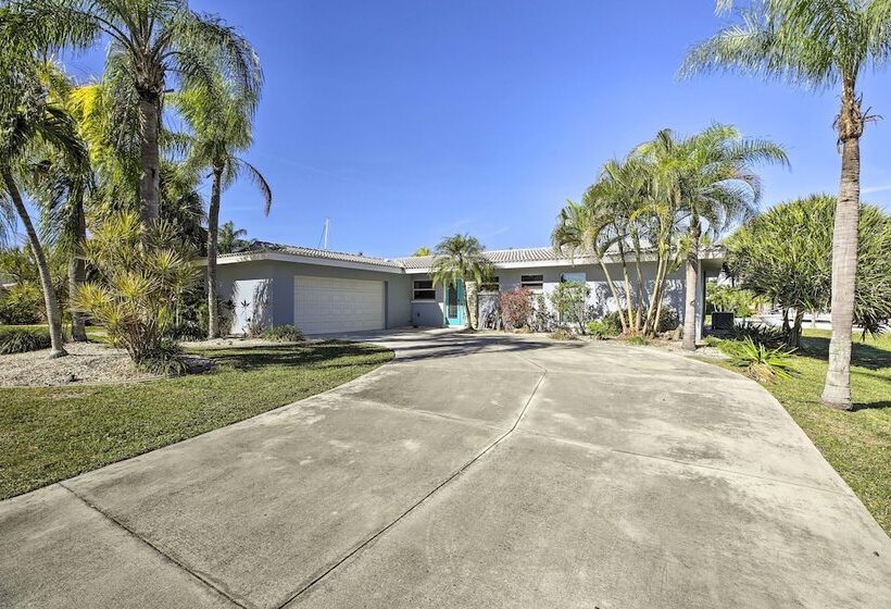 Canalfront Cape Coral Home With Dock & Bbq!