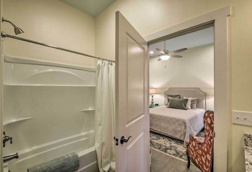 Charming Fairview Home On 40 Acre Horse Farm!