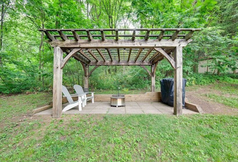 Cottage W/ Hot Tub & Fire Pit By Mahantango Creek