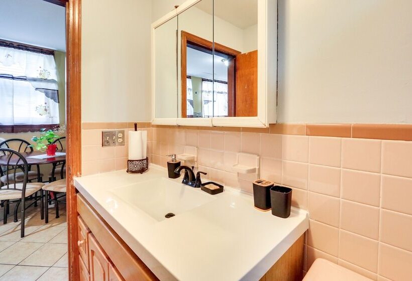 Cozy + Convenient West Orange Home   16 Mi To Nyc!