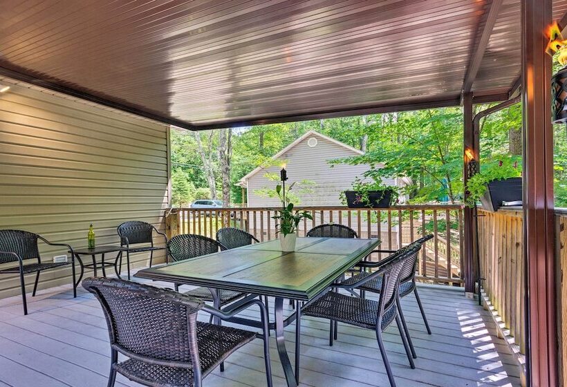 Beech Mountain Home W/ Covered Deck, Near Skiing!