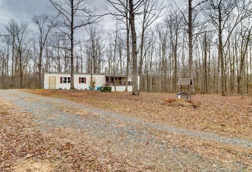 Cozy Louisa Cottage Stay W/ Fire Pit!