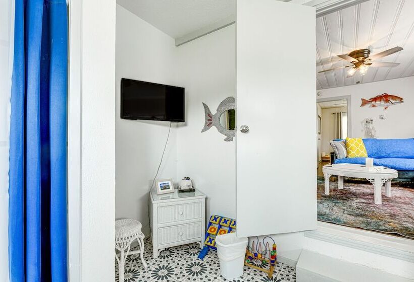 Cozy Cottage W/ Patio < 2 Mi To Rockport Beach!