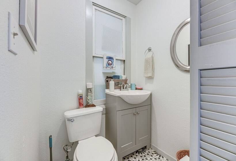 Cozy Cottage W/ Patio < 2 Mi To Rockport Beach!