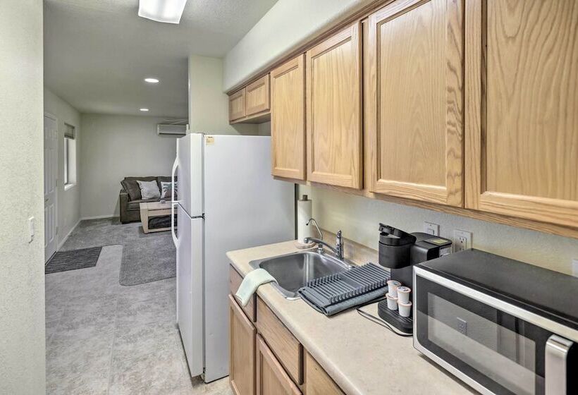 Arizona Retreat W/ Casita ~ 2 Mi To Lake Havasu