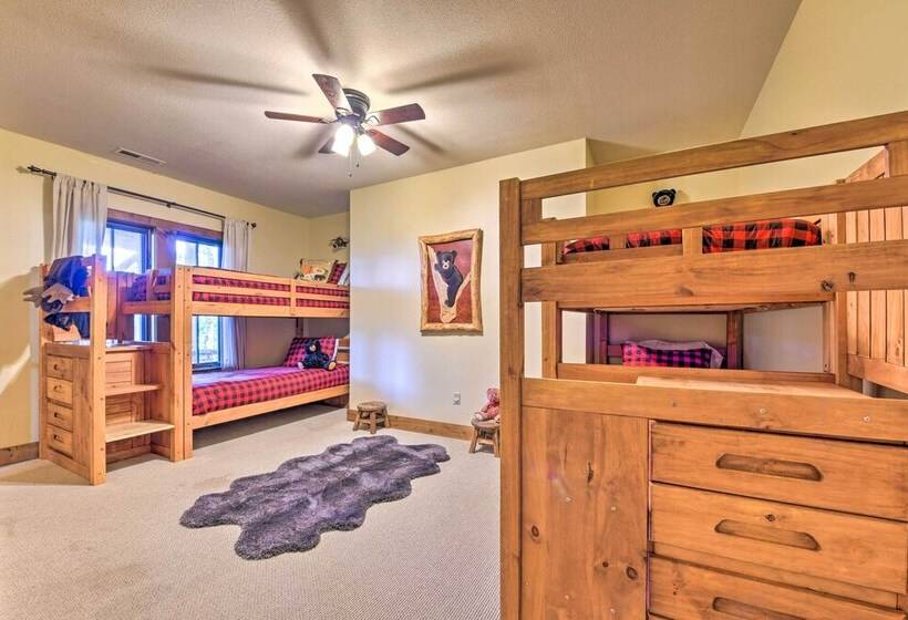 Eagle View Lodge   Luxury Home With Hot Tub!