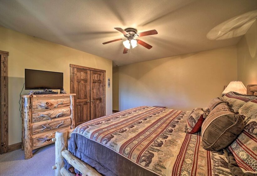 Eagle View Lodge   Luxury Home With Hot Tub!