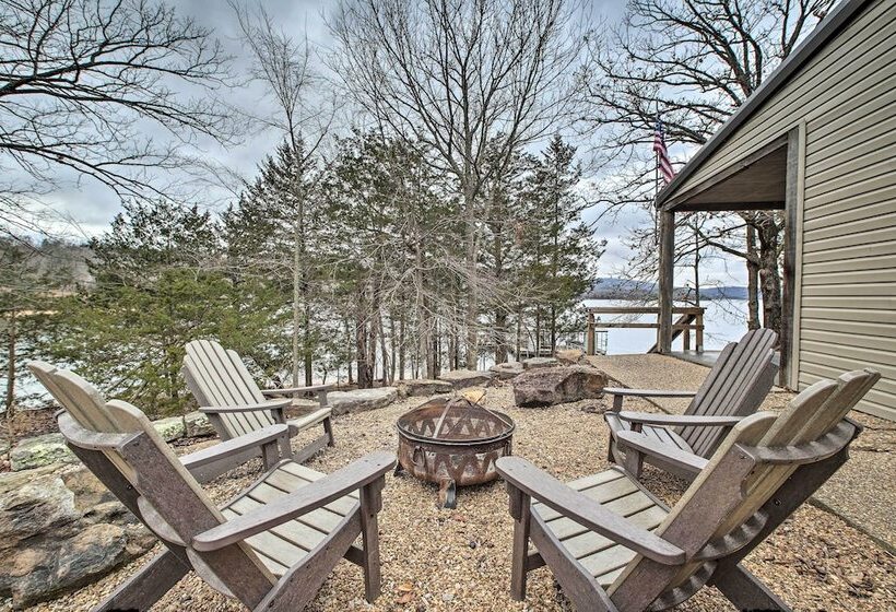 Waters Edge : Home On Shore Of Beaver Lake!