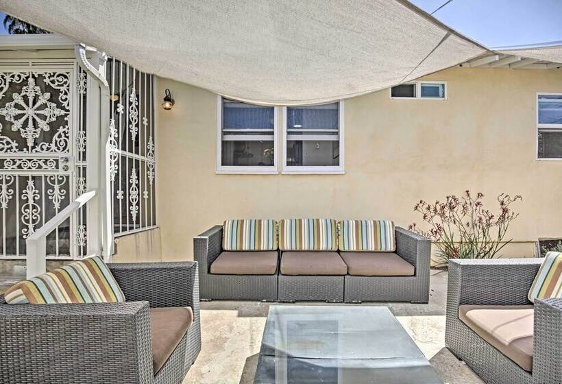 Oceanside Home W/ Yard Walk To Beach & Pier