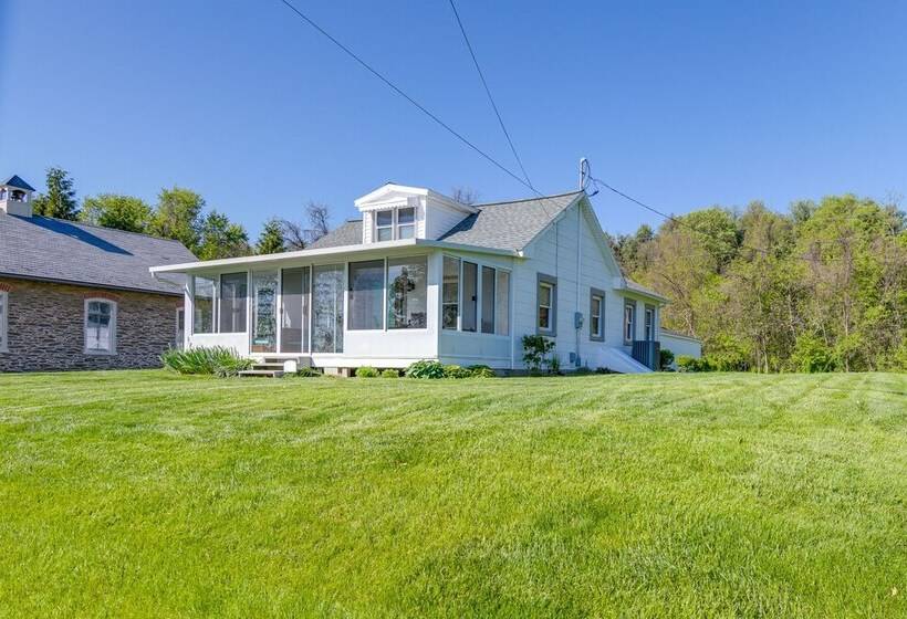 Idyllic Retreat W/ Lake Views   Near Marina!