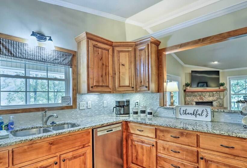 Lake Chatuge Retreat W/ Dock & Mtn Views!