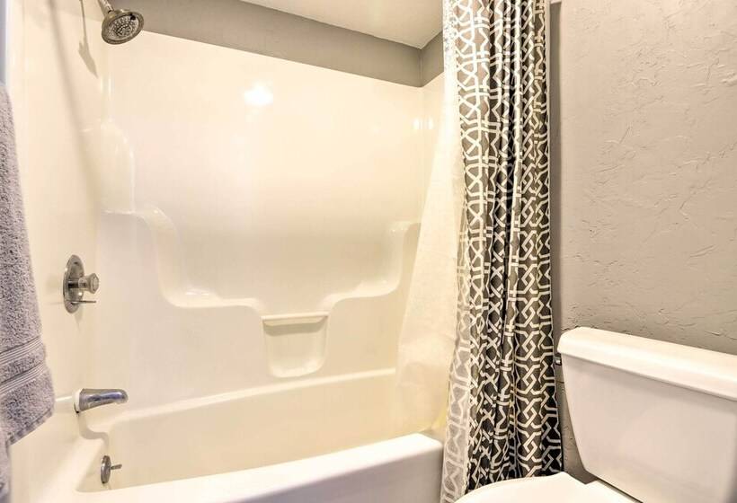 Private Dock & Resort Access: Margaritaville Cabin