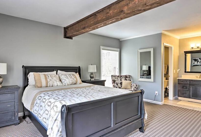 Private Dock & Resort Access: Margaritaville Cabin