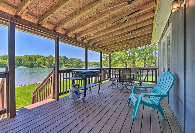 Lakefront Retreat W/ Kayaks & Paddleboards!