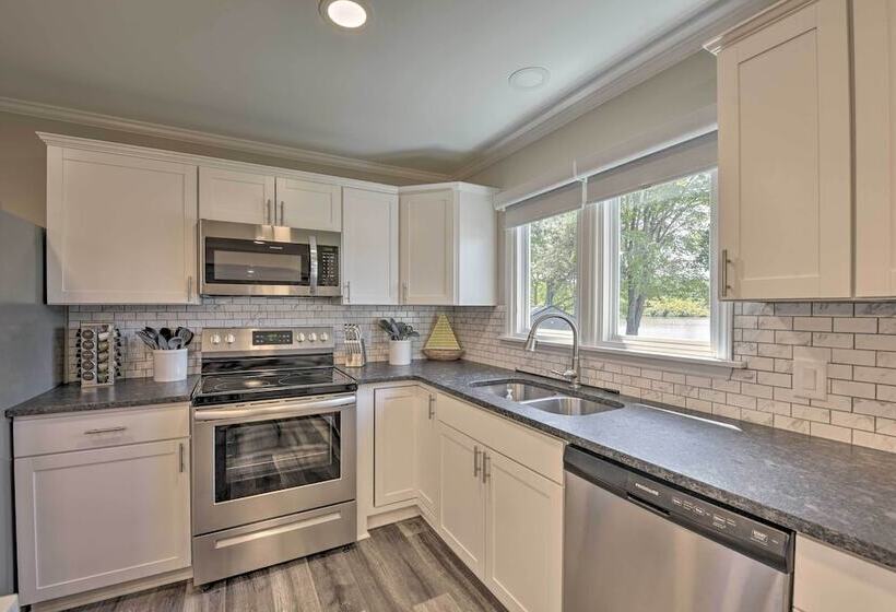 Lakefront Retreat W/ Kayaks & Paddleboards!