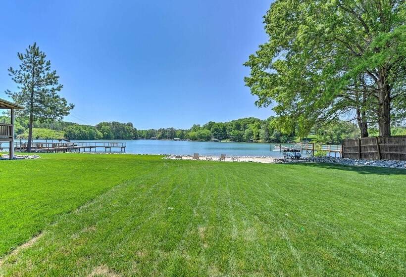Lakefront Retreat W/ Kayaks & Paddleboards!