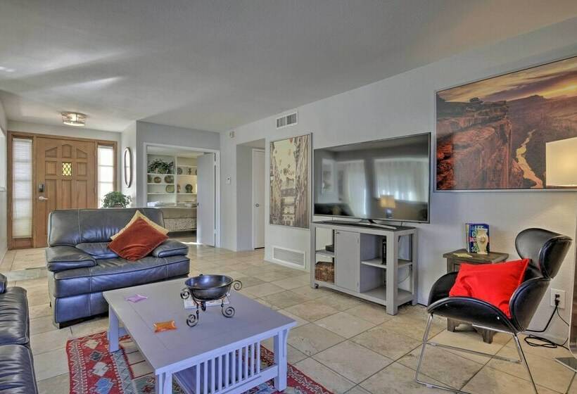 Lakefront Tempe House W/ Sun Deck, Hot Tub & Boats