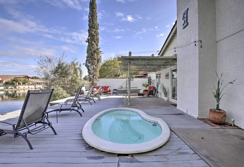 Lakefront Tempe House W/ Sun Deck, Hot Tub & Boats