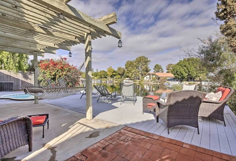 Lakefront Tempe House W/ Sun Deck, Hot Tub & Boats