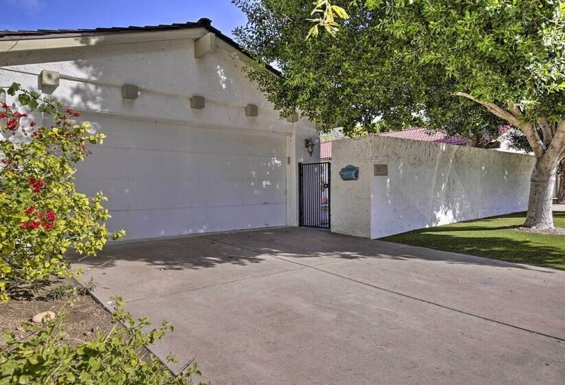 Lakefront Tempe House W/ Sun Deck, Hot Tub & Boats