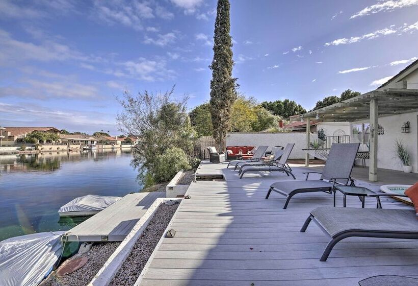 Lakefront Tempe House W/ Sun Deck, Hot Tub & Boats